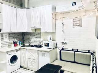 Апартаменты Opera privat room Львов Четырехместный номер с общей ванной комнатой-15