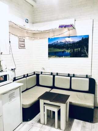 Апартаменты Opera privat room Львов Четырехместный номер с общей ванной комнатой-16